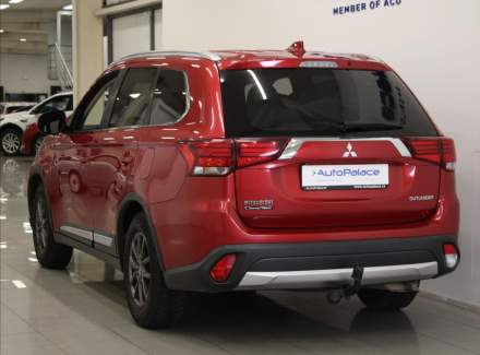 Mitsubishi - Outlander