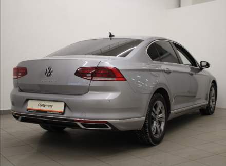 Volkswagen - Passat