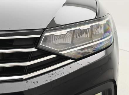 Volkswagen - Passat