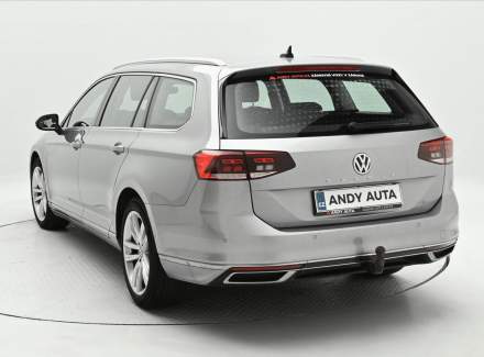 Volkswagen - Passat