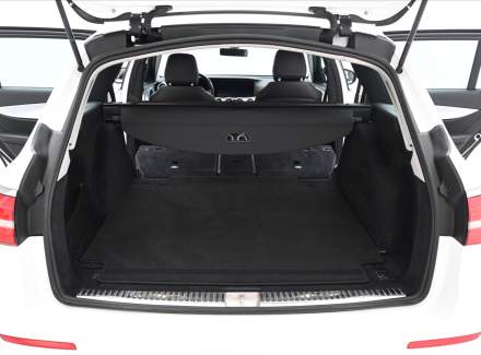 Mercedes-Benz - E-class