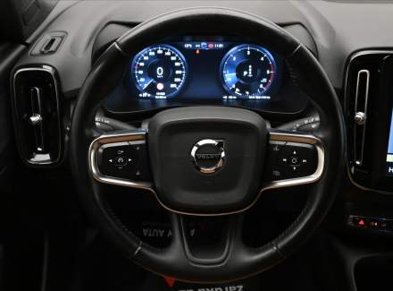Volvo - XC40