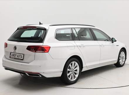 Volkswagen - Passat