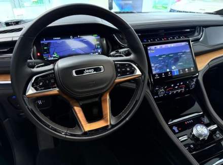 Jeep - Grand Cherokee