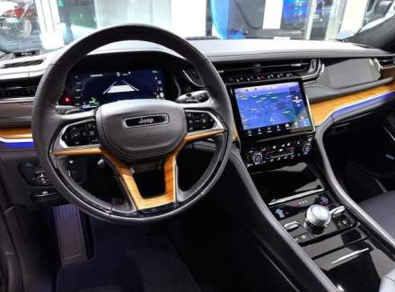 Jeep - Grand Cherokee