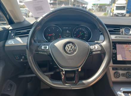 Volkswagen - Passat