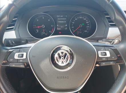 Volkswagen - Passat