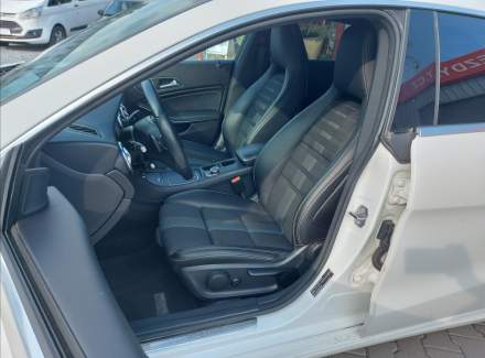 Mercedes-Benz - CLA