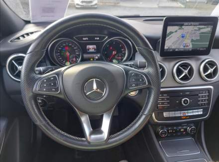 Mercedes-Benz - CLA