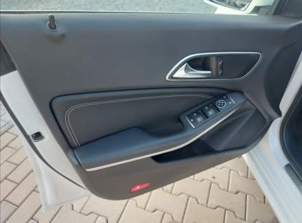 Mercedes-Benz - CLA