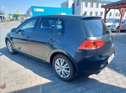 Volkswagen - Golf