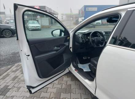 DS Automobiles - DS7 Crossback