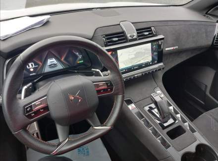 DS Automobiles - DS7 Crossback
