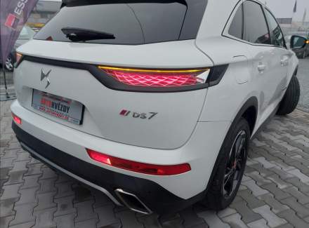 DS Automobiles - DS7 Crossback