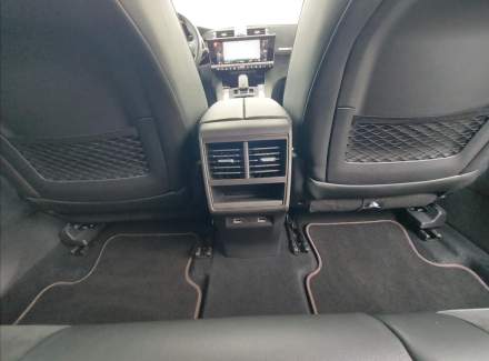 DS Automobiles - DS7 Crossback