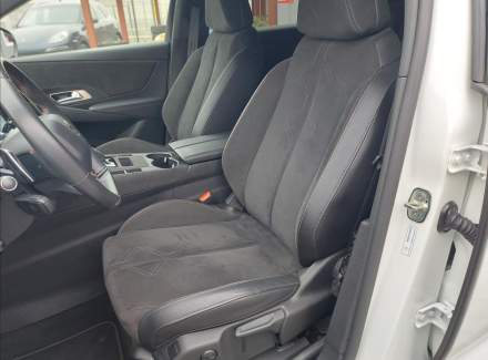 DS Automobiles - DS7 Crossback