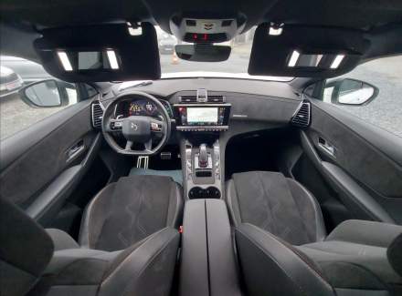 DS Automobiles - DS7 Crossback