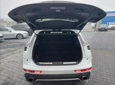 DS Automobiles - DS7 Crossback