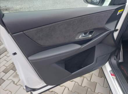 DS Automobiles - DS7 Crossback