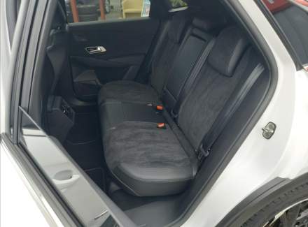 DS Automobiles - DS7 Crossback