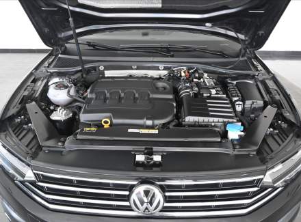 Volkswagen - Passat