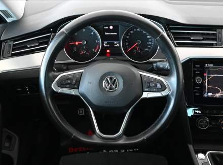 Volkswagen - Passat