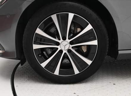 Mercedes-Benz - E-class