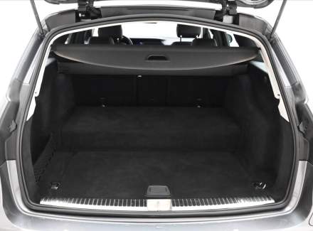 Mercedes-Benz - E-class