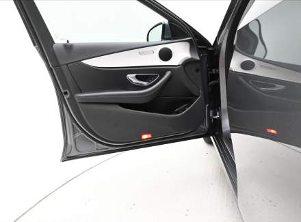 Mercedes-Benz - E-class