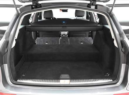 Mercedes-Benz - E-class