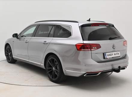 Volkswagen - Passat