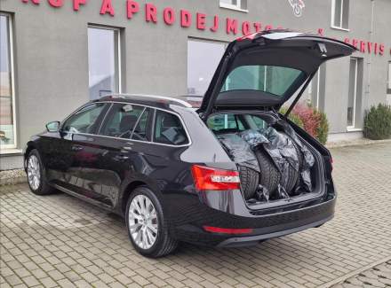 Škoda - Superb