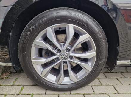 Volkswagen - Passat