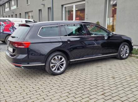 Volkswagen - Passat