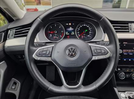 Volkswagen - Passat