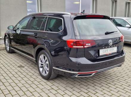 Volkswagen - Passat