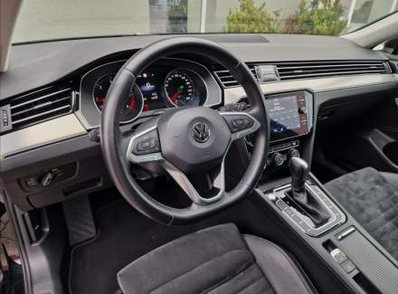 Volkswagen - Passat