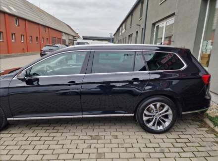 Volkswagen - Passat