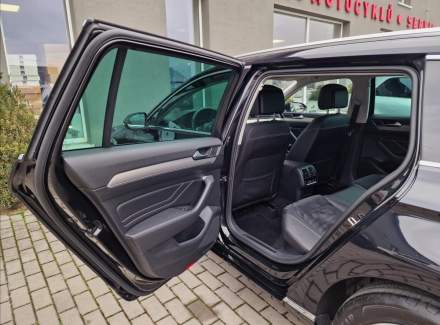 Volkswagen - Passat