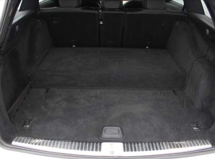 Mercedes-Benz - E-class