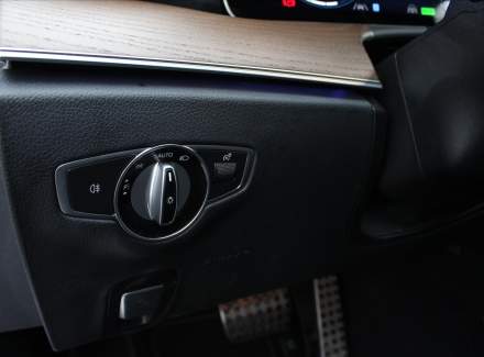 Mercedes-Benz - E-class