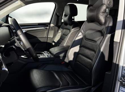 Volkswagen - Touareg