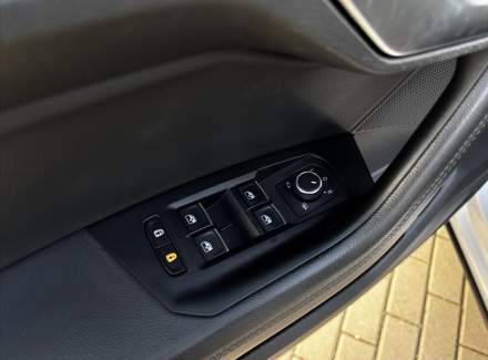 Volkswagen - Touareg