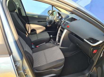 Peugeot - 207