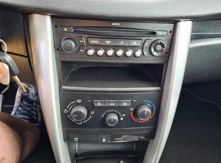 Peugeot - 207