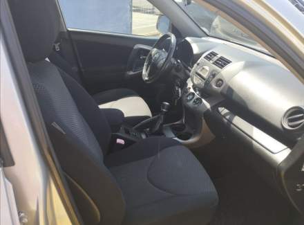 Toyota - RAV 4