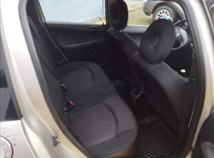 Peugeot - 206