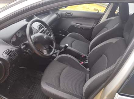 Peugeot - 206