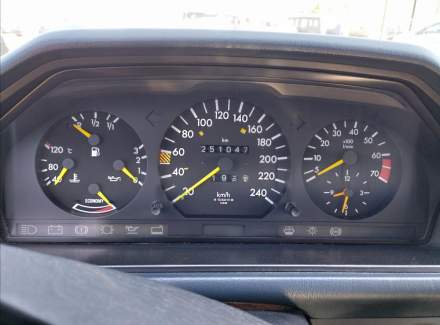 Mercedes-Benz - E-class