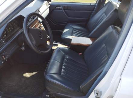 Mercedes-Benz - E-class